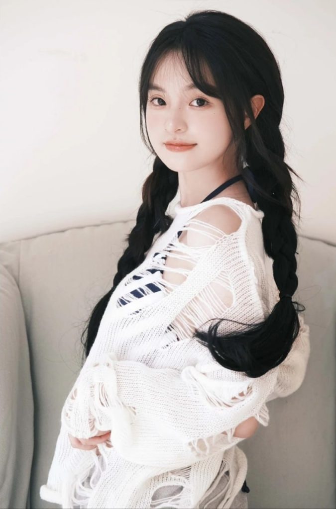 A charming portrait of Asian grace