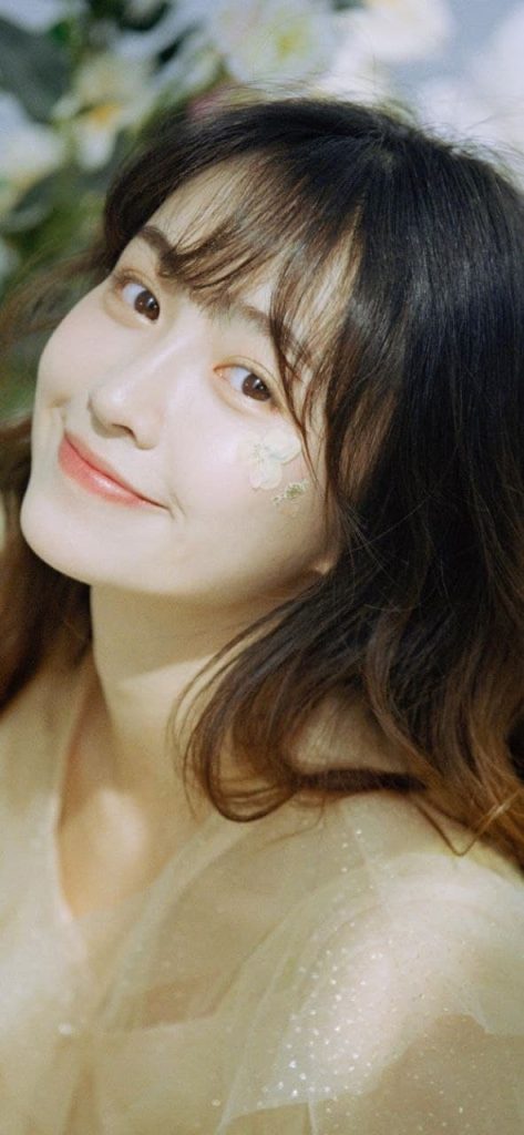 A serene photo of radiant Asian beauty