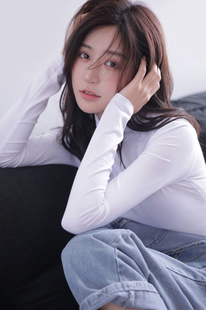 Artistic close-up of a young Asian lady’s smile