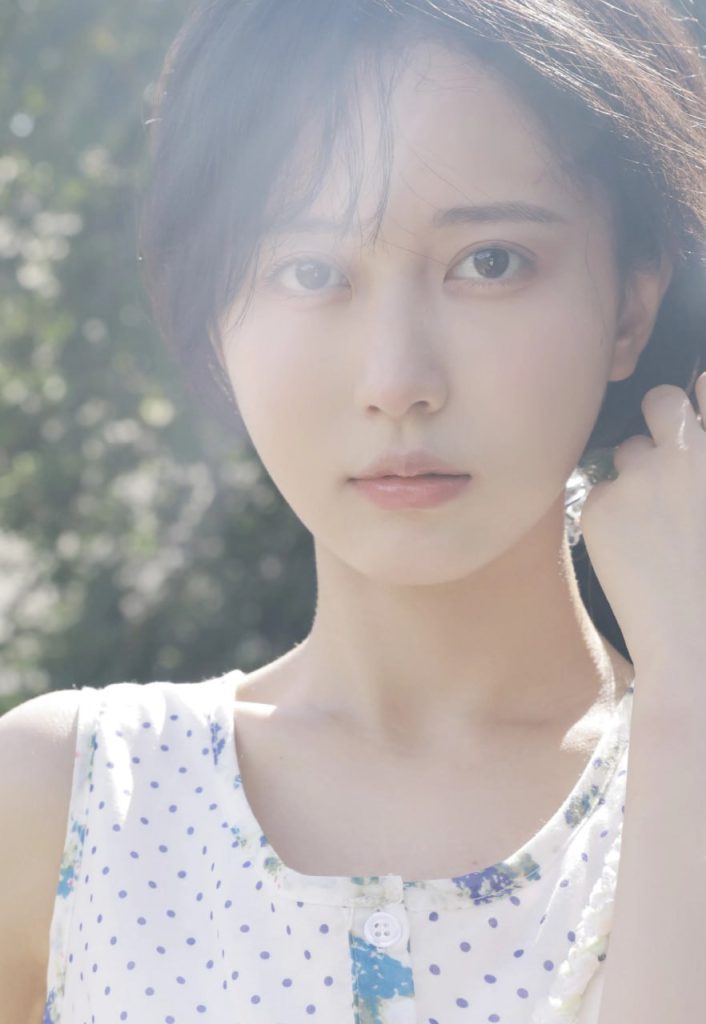 Beautiful and serene photo of an Asian lady