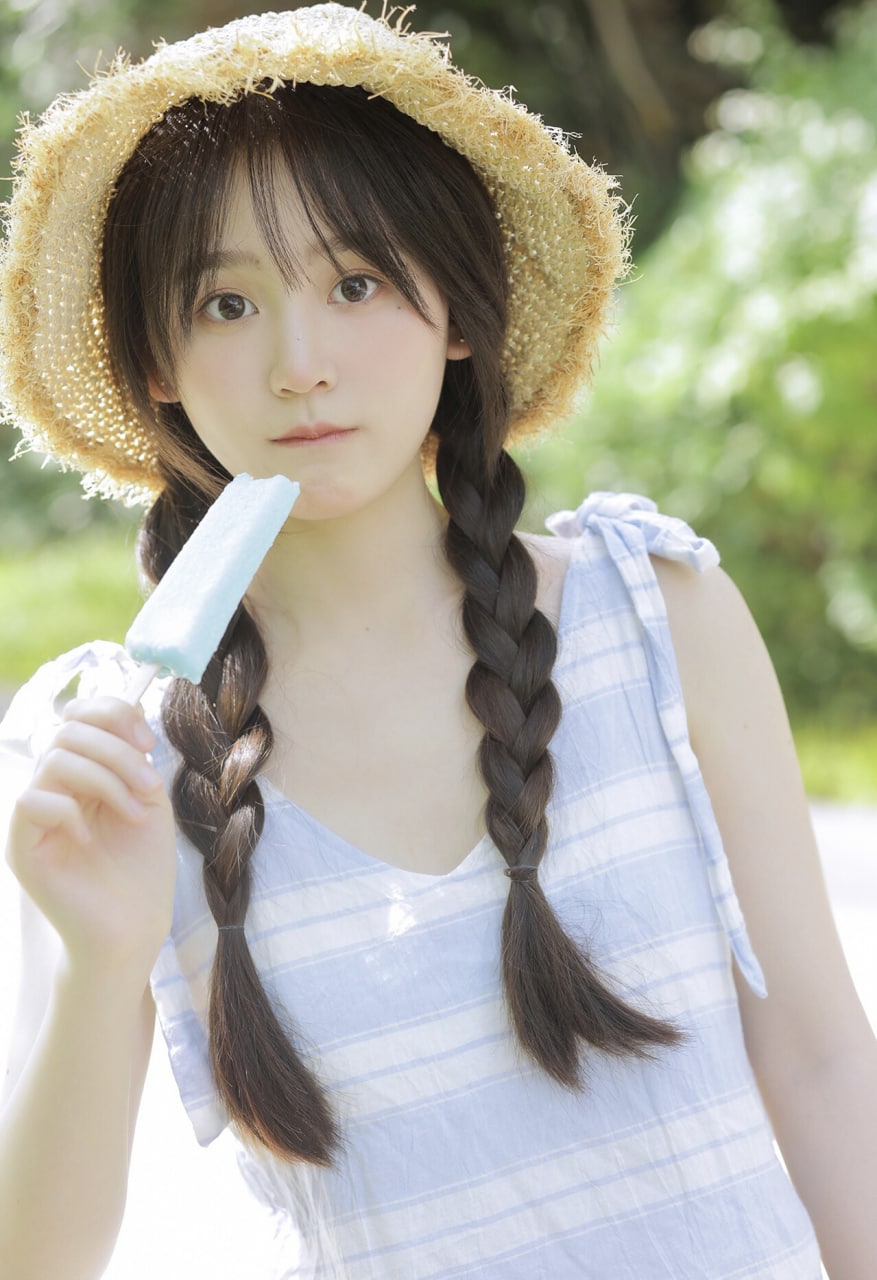 Captivating portrait of a natural Asian beauty