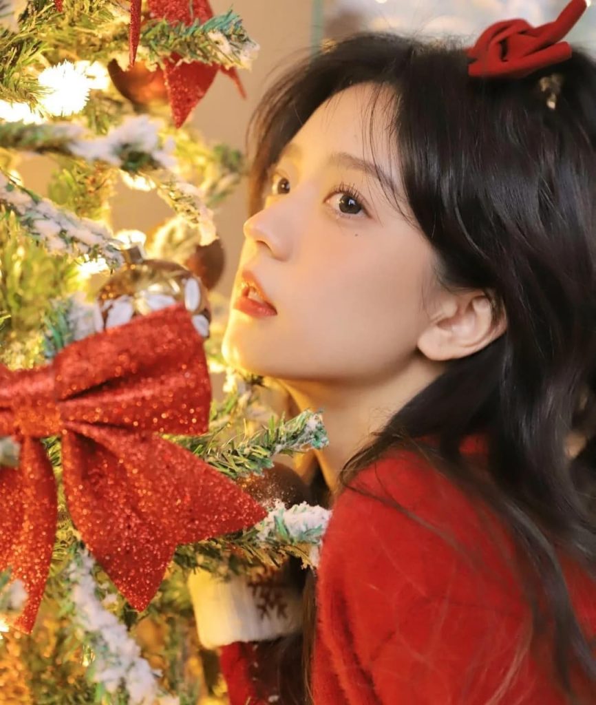 Graceful and natural photo of an Asian girl