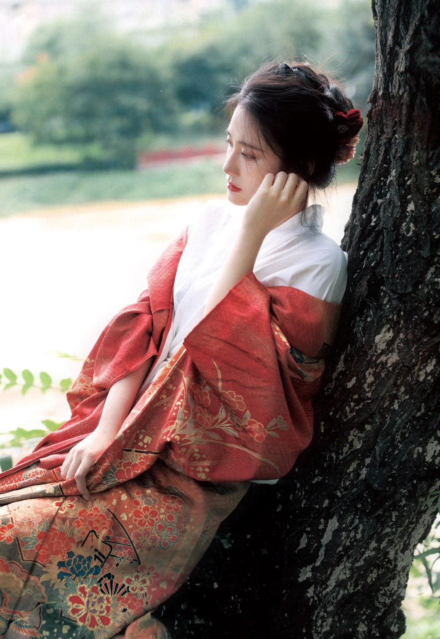 Graceful and natural photo of an Asian girl