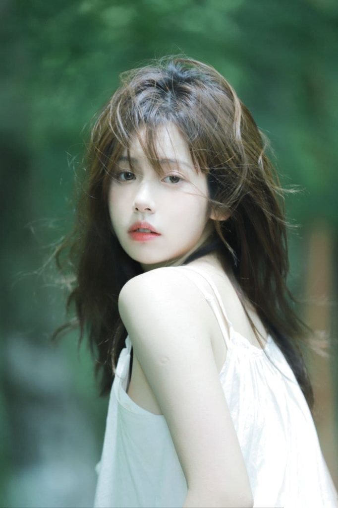 Natural and graceful Asian girl portrait