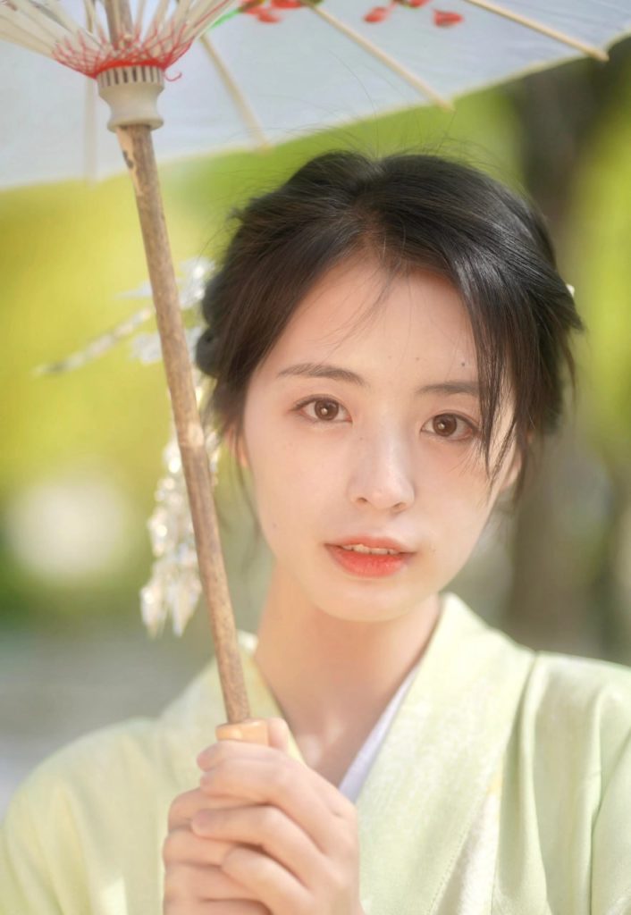 Natural and graceful Asian girl portrait