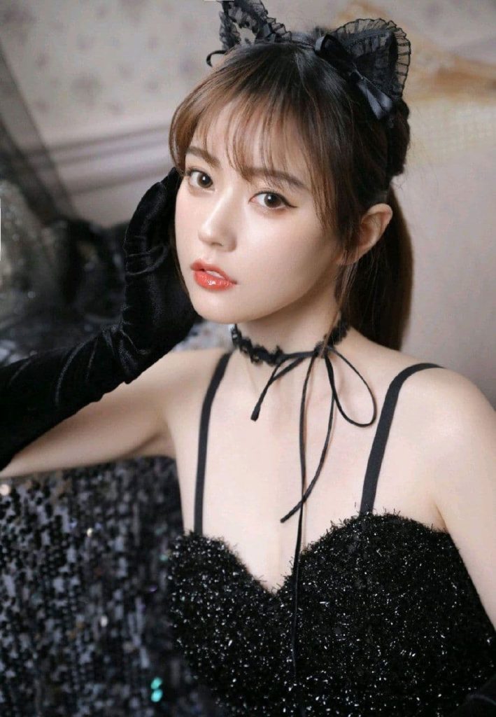 Radiant image of a natural Asian girl