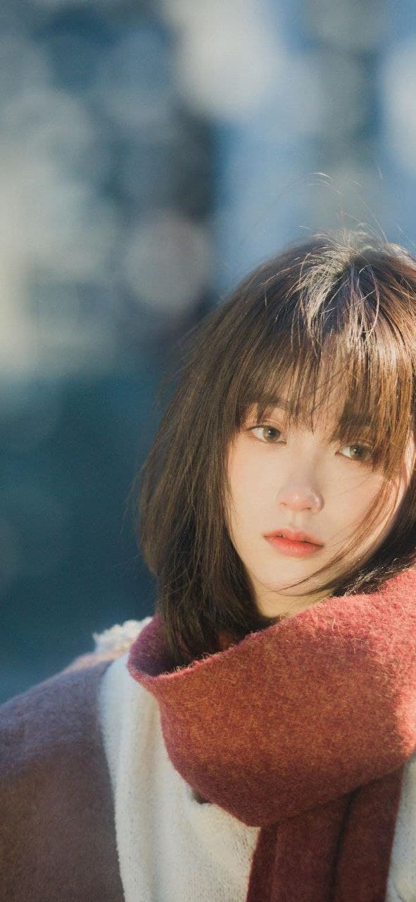 Vibrant and natural elegance in motion