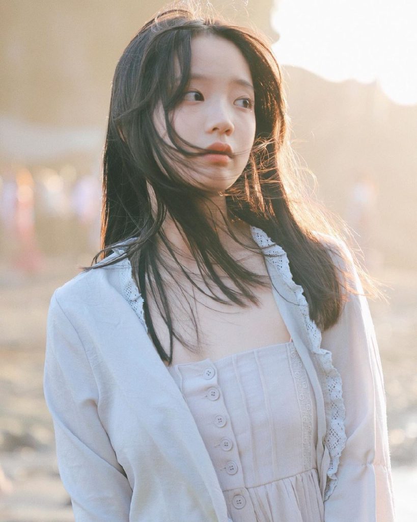 Vibrant capture of timeless Asian elegance