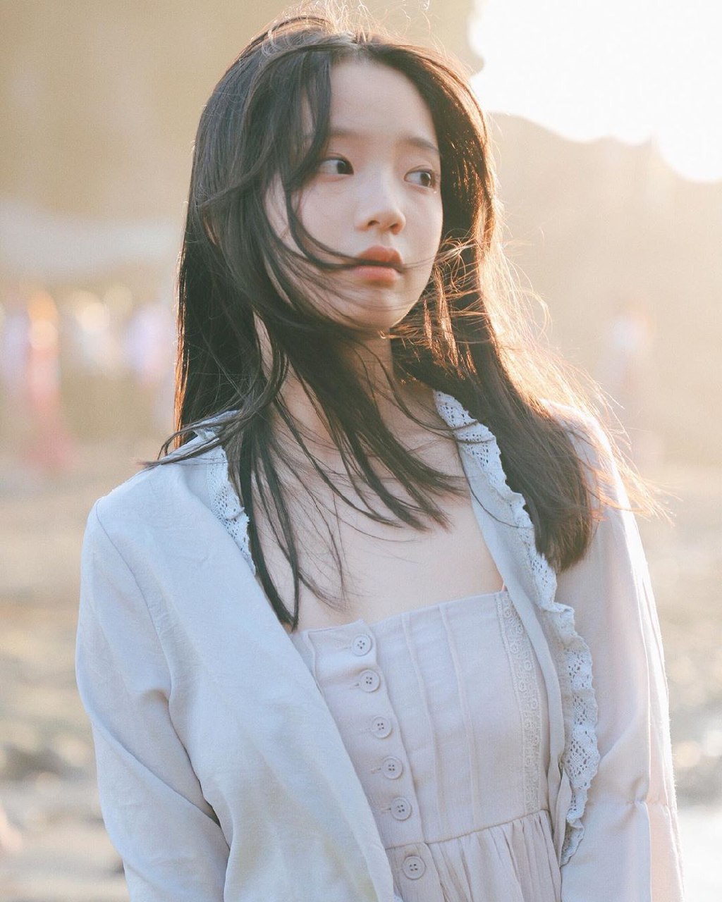 Vibrant capture of timeless Asian elegance