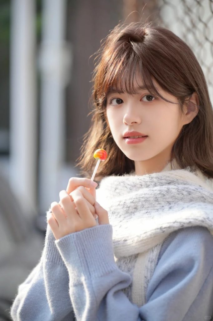 Vibrant depiction of a radiant Asian woman