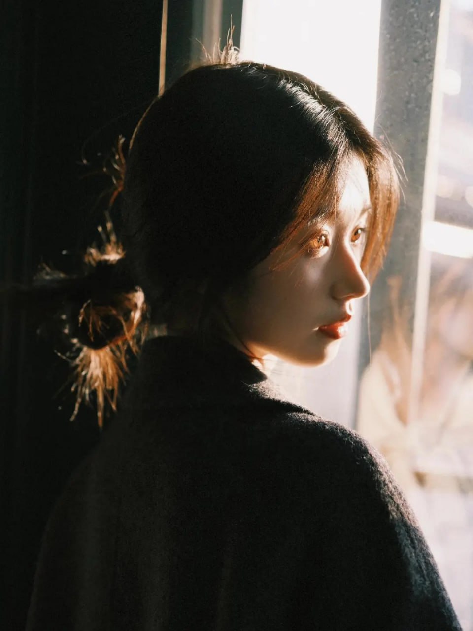 Vibrant photo of an Asian lady with a warm smile