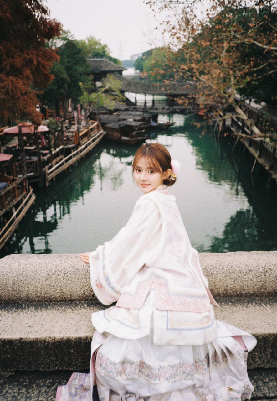 Vibrant and radiant photo of an Asian girl