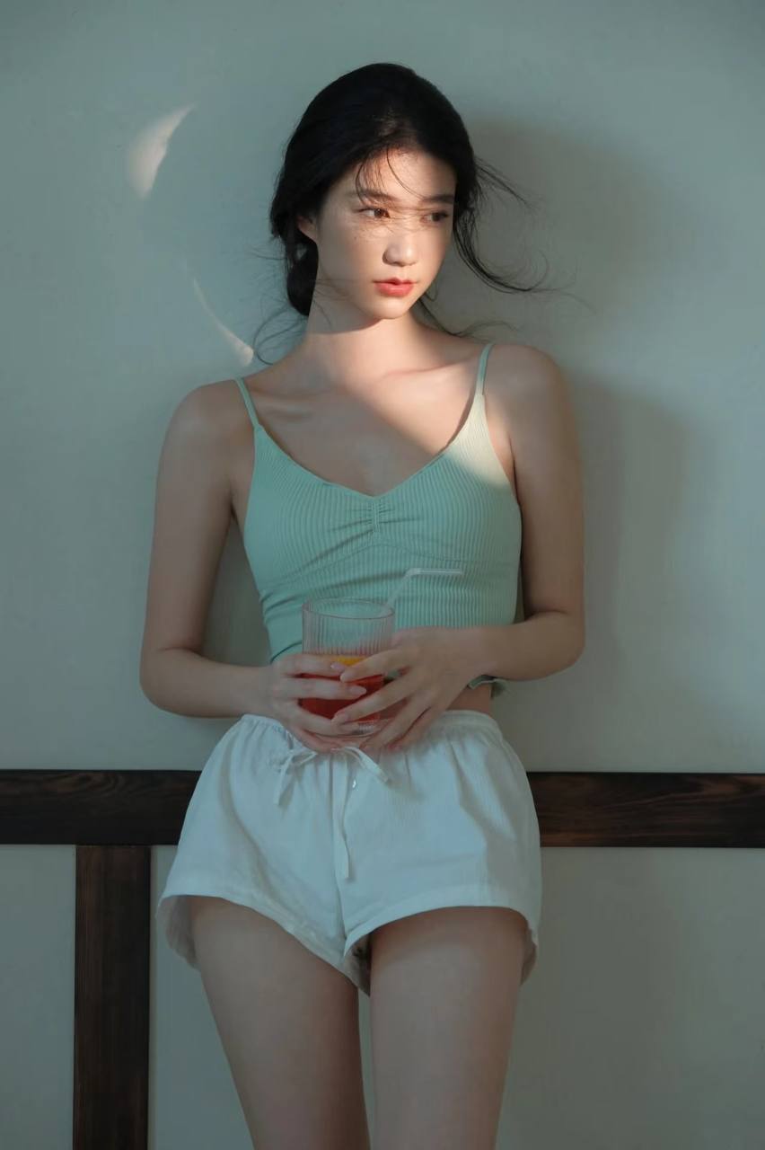 Radiant depiction of natural Asian elegance