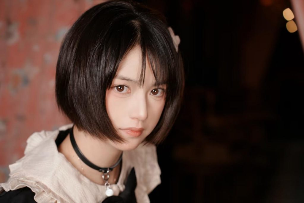 Serene capture of graceful Asian elegance