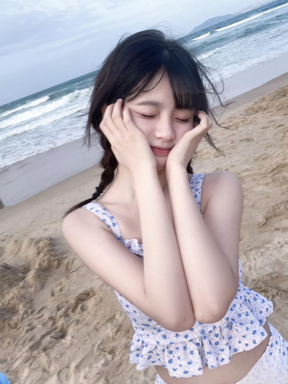 The elegance of a natural Asian beauty