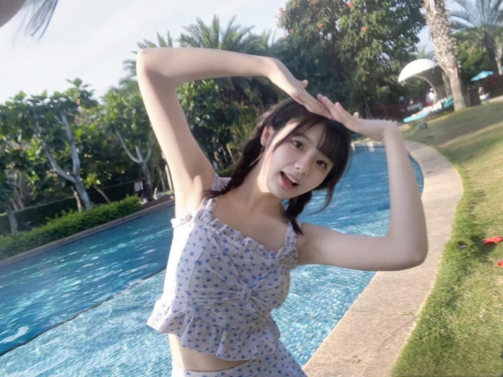 Vibrant capture of a stunning Asian girl