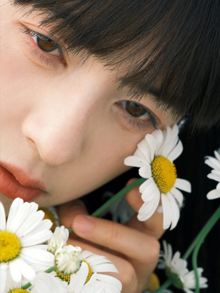 A radiant photo of natural elegance and charm