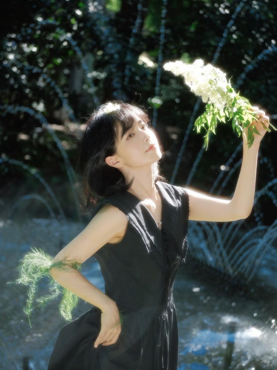 Serene capture of graceful Asian elegance