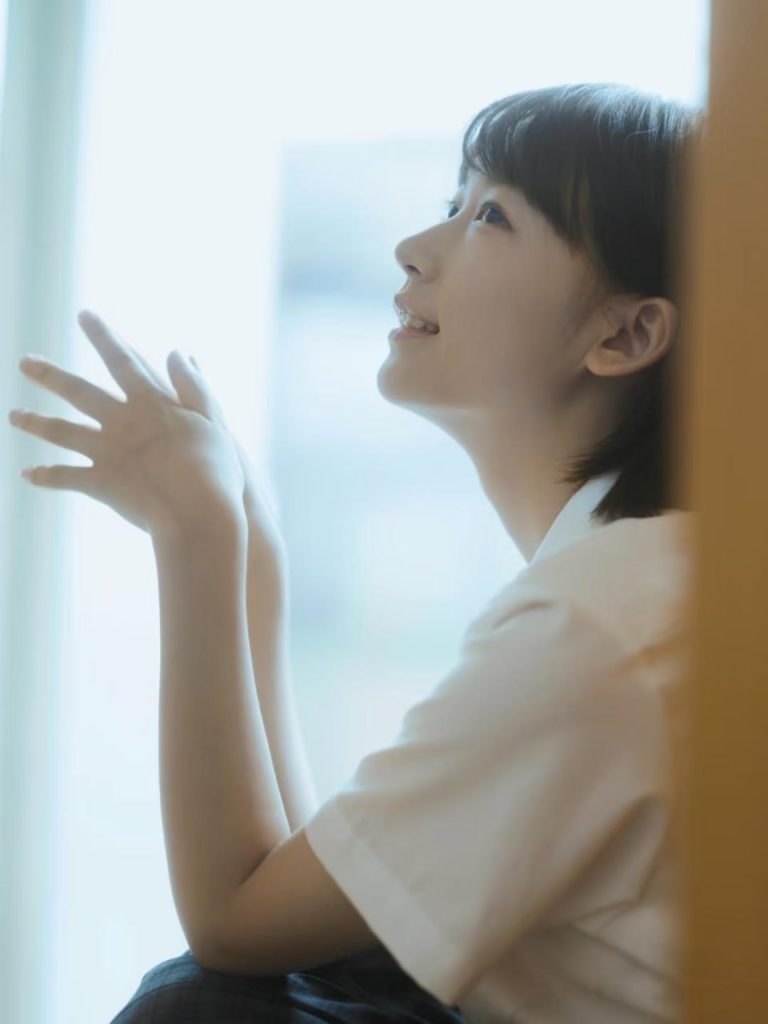 Radiant depiction of natural Asian elegance