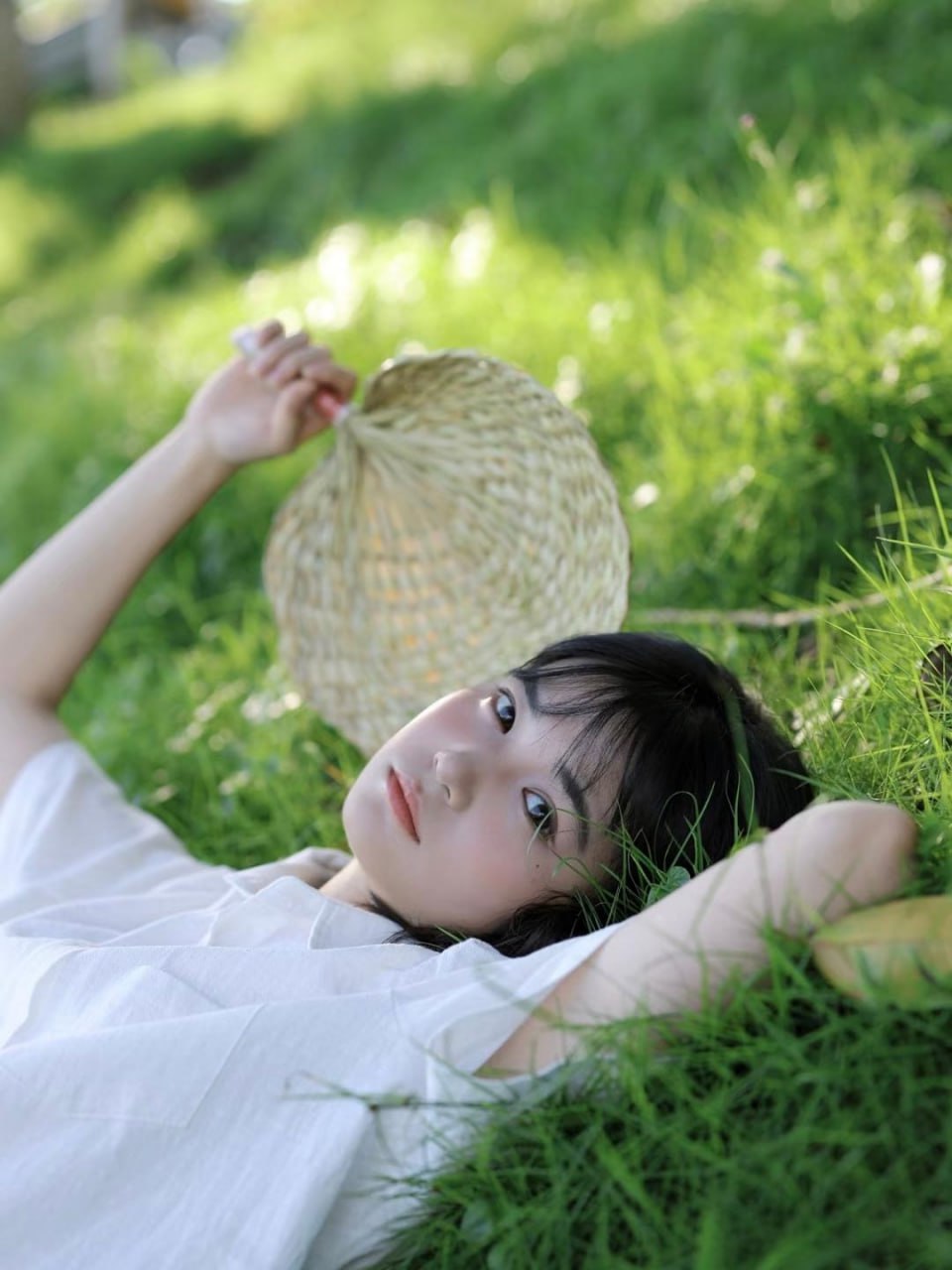 Radiant depiction of natural Asian elegance