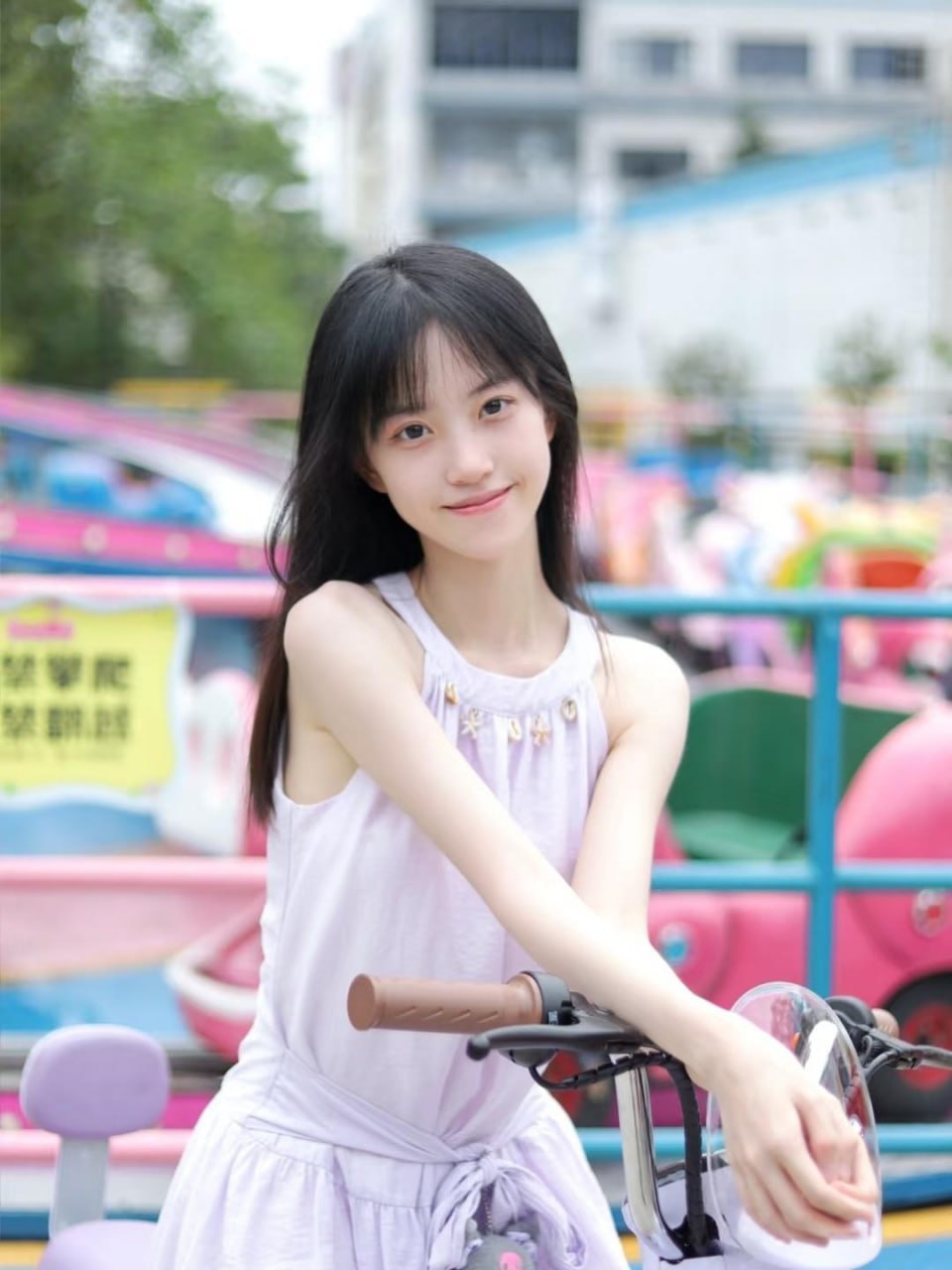 Stylish Asian beauty in an urban setting