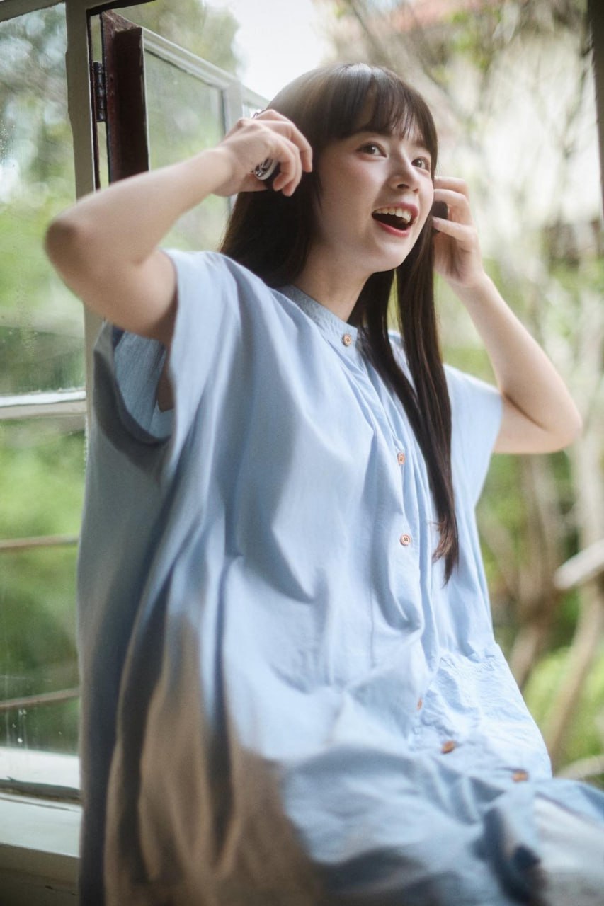 Vibrant and natural elegance in motion