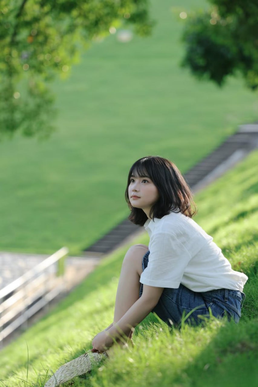 Vibrant beauty of an elegant Asian girl