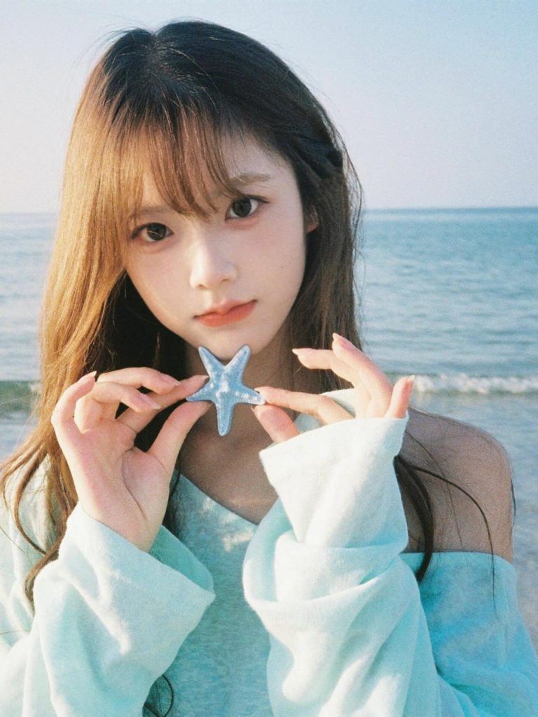 Vibrant capture of timeless Asian elegance