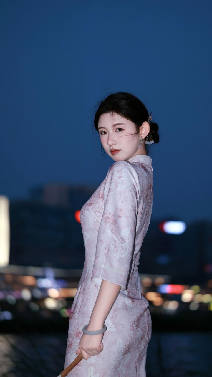 Natural elegance of a stunning Asian beauty
