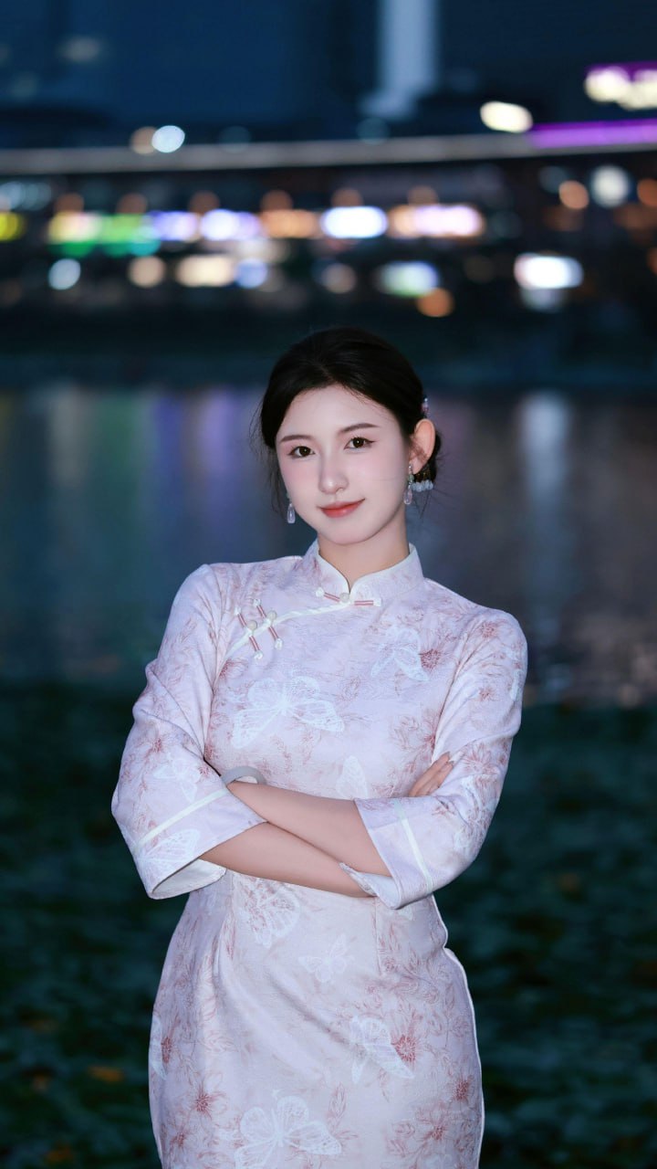 Vibrant depiction of a beautiful Asian woman